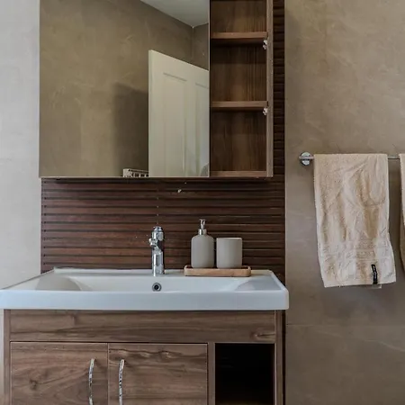 New Modern Penthouse - Huge Terrace - * Birkirkara