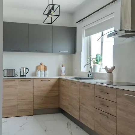 New Modern Penthouse - Huge Terrace -