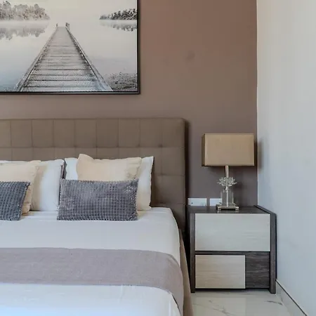 New Modern Penthouse - Huge Terrace - Apartment